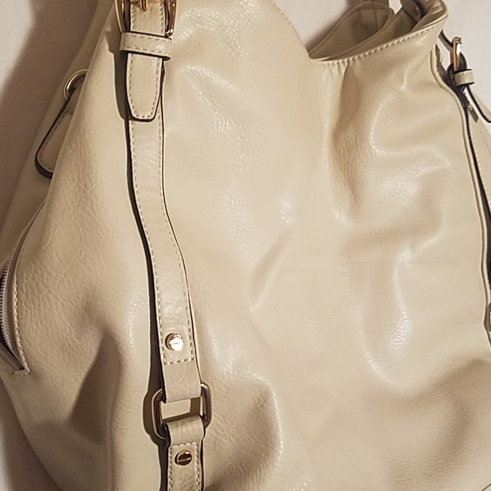 Purse - Picture 2 of 8